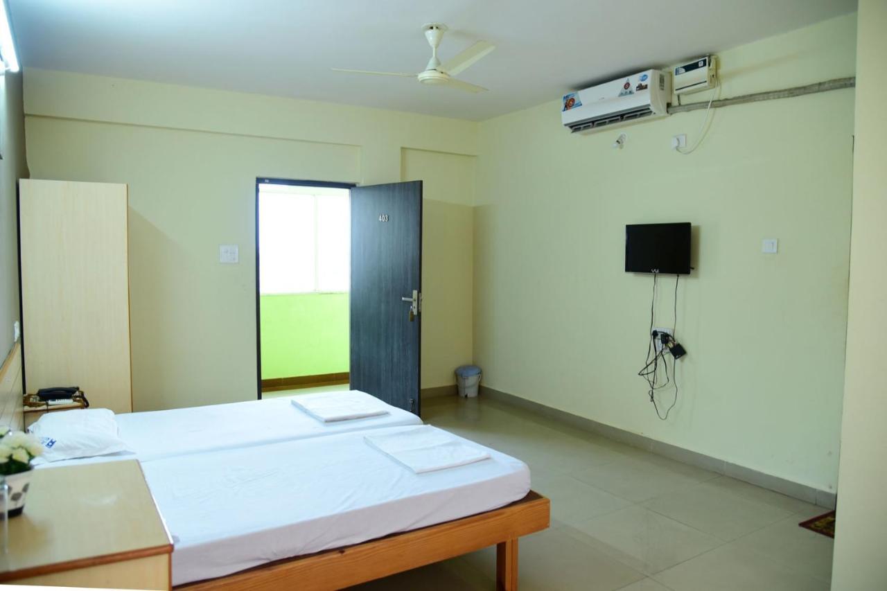 Rukmini Hotel 3*